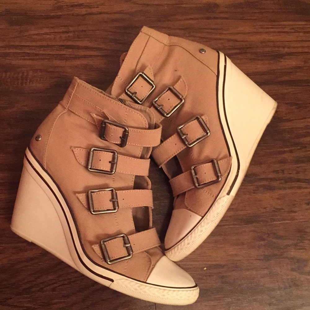 Simply Vera Vera Wang Wedge Sneaker